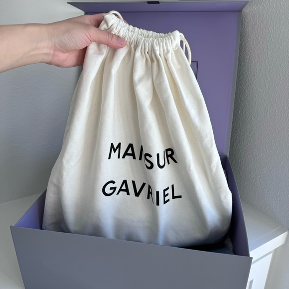 Brand New in Box Mansur Gavriel Cloud Clutch, White Italian Lambskin Leather - Picture 2 of 10